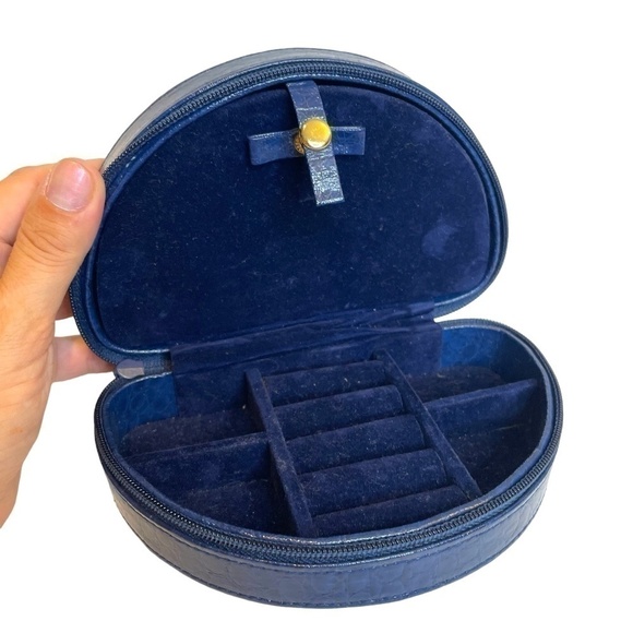 Blue Travel Jewelry Case🤍💙 - Picture 5 of 8